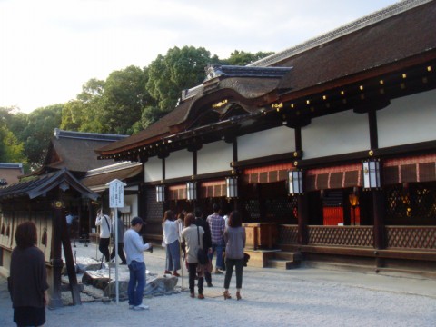 下鴨神社本殿前