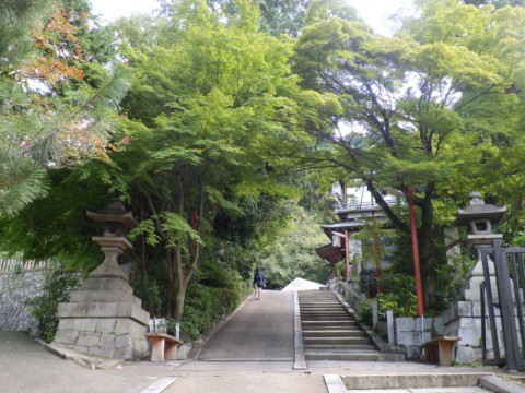 粟田神社参道