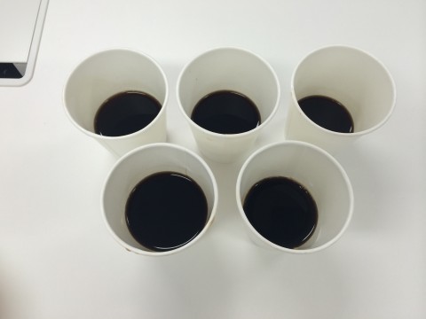 アイスコーヒー向けに濃くしてあるのか、色は共通して真っ黒。